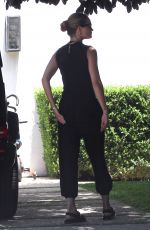 ROSIE HUNTINGTON-WHITELEY Out and About in Beverly Hills 05/18/2020