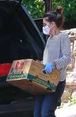 SANDRA BULOCK Picks Up Couple Boxes in Los Angeles 05/02/2020