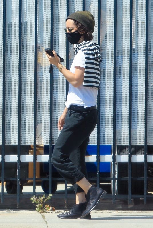 SARA GILBERT Out and About in Los Angeles 05/28/2020