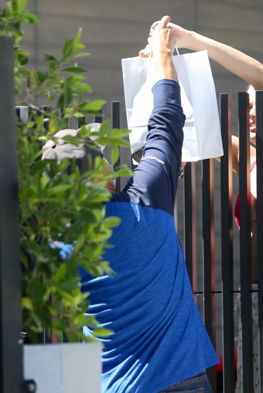 SARA SAMPAIO Gets Her Lunch at Her Home in Los Angeles 05/03/2020