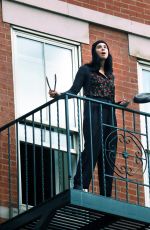 SARAH SILVERMAN Bangs the Pans for Hospital Workers in New York 05/05/2020