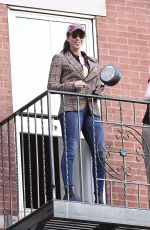 SARAH SILVERMAN Cheering for Doctors and Nurses in New York 05/04/2020