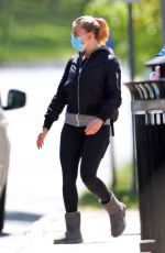 SCARLETT JOHANSSON and Colin Jost Wearing Mask Out in The Hamptons 05/14/2020