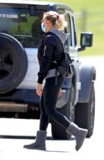 SCARLETT JOHANSSON and Colin Jost Wearing Mask Out in The Hamptons 05/14/2020