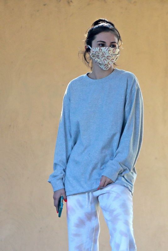 SELENA GOMEZ Wearing Mask Out in Los Angeles 05/15/2020