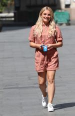 SIAN WELBY Out and About in London 05/26/2020