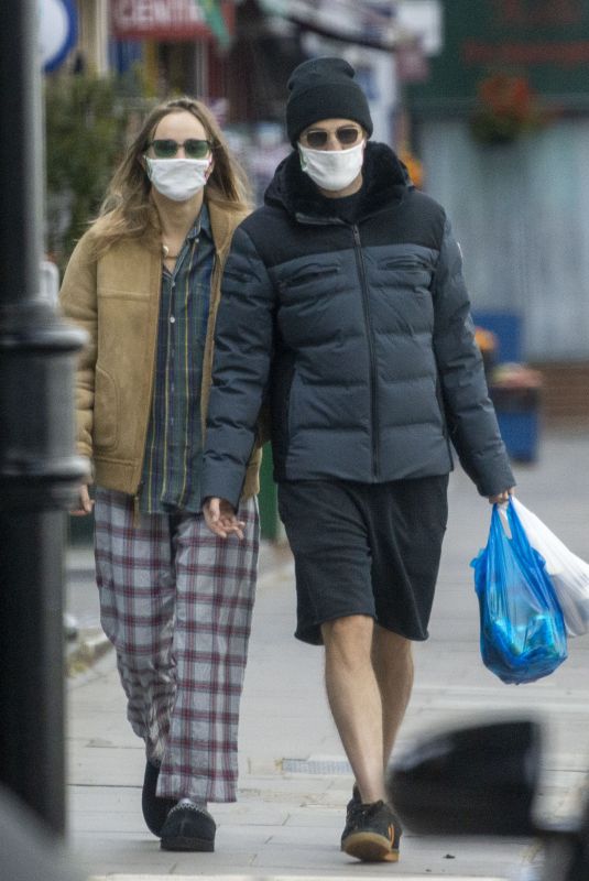 SUKI WATERHOUSE and Robert Pattinson Wearing Masks Out in London 05/13/2020