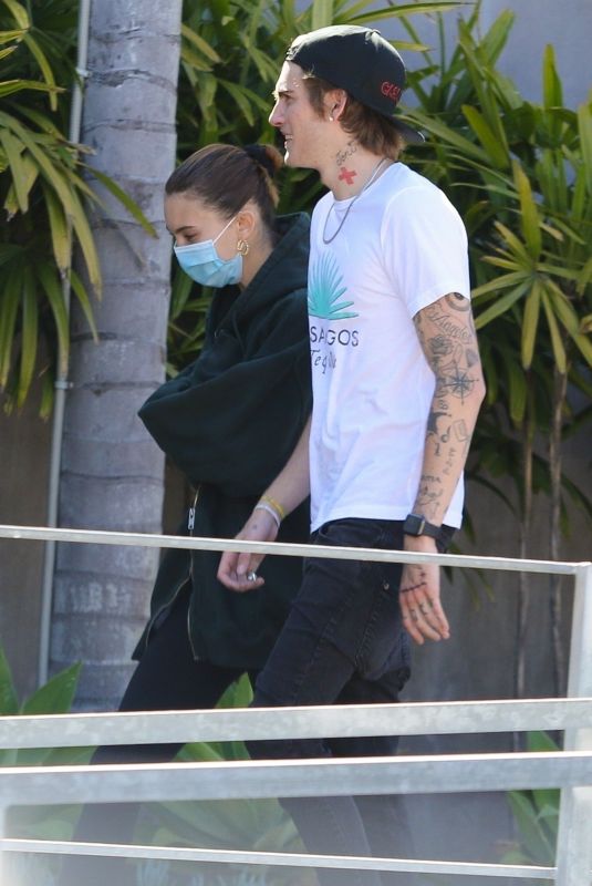 SYDNEY BROOKE and Prsley Gerber at Cafe Habana in Malibu 05/20/2020