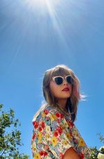 TAYLOR SWIFT - Instagram Photos 05/17/2020
