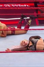 WWE - CHARLOTTE FLAIR vs LIV MORGAN 05/04/2020