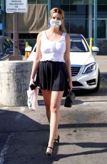 ZITA VASS Wearing Mask at Whole Foods in West Hollywood 04/01/2020