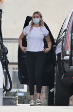 APRIL LOVE GEARY Shopping at Malibu Country Mart 06/25/2020