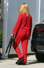 ARIEL WINTER Arrives at Her Home in Los Angeles 06/07/2020