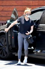 ARIEL WINTER at a Vet