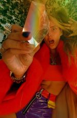 BELLA THORNE - Facetime Photoshoot 06/08/2020