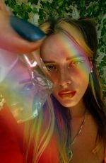 BELLA THORNE - Facetime Photoshoot 06/08/2020