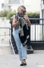 BILLIE PIPER Out and About in London 06/03/2020