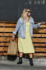 BUSY PHILLIPS Picks Up Her Lunch to-go in Los Feliz 06/06/2020