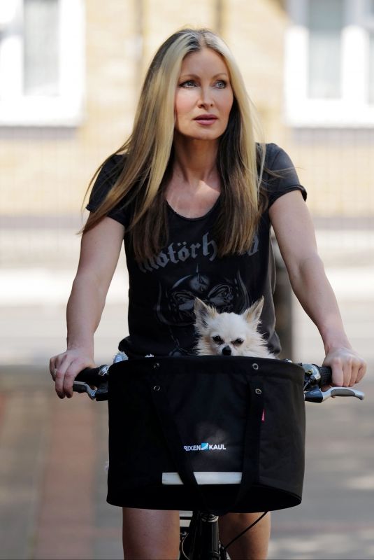 CAPRICE BOURRET Out Riding a Bike in london 06/02/2020