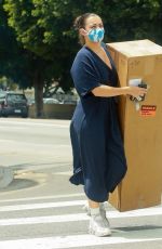 CHARLI XCX Xarries a Large Cardboard Box Out in Los Angeles 06/25/2020