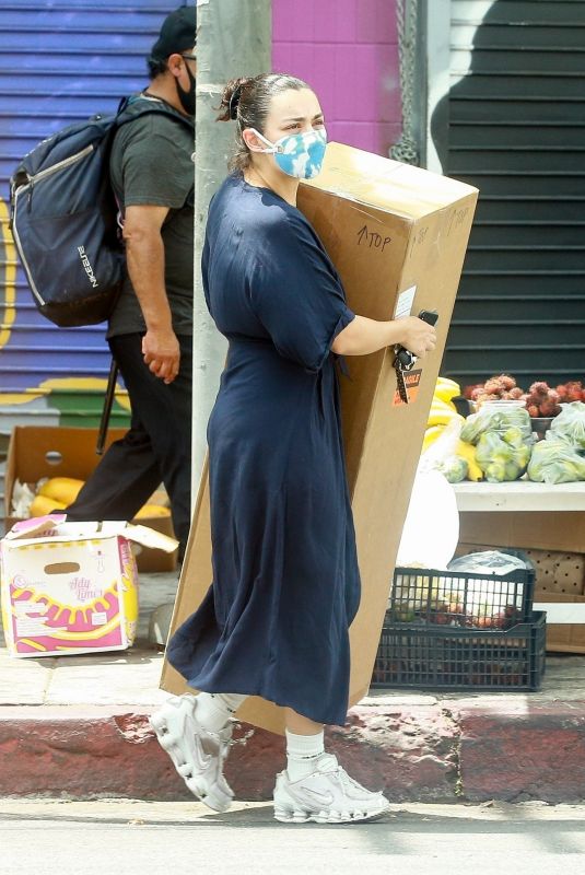 CHARLI XCX Xarries a Large Cardboard Box Out in Los Angeles 06/25/2020