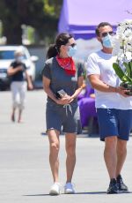 COURTENEY COX and Johnny McDaid at Farmer