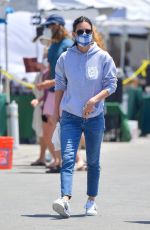 COURTENEY COX and Johnny McDaid at Farmer