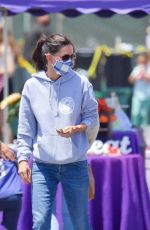 COURTENEY COX Shopping at Farmer