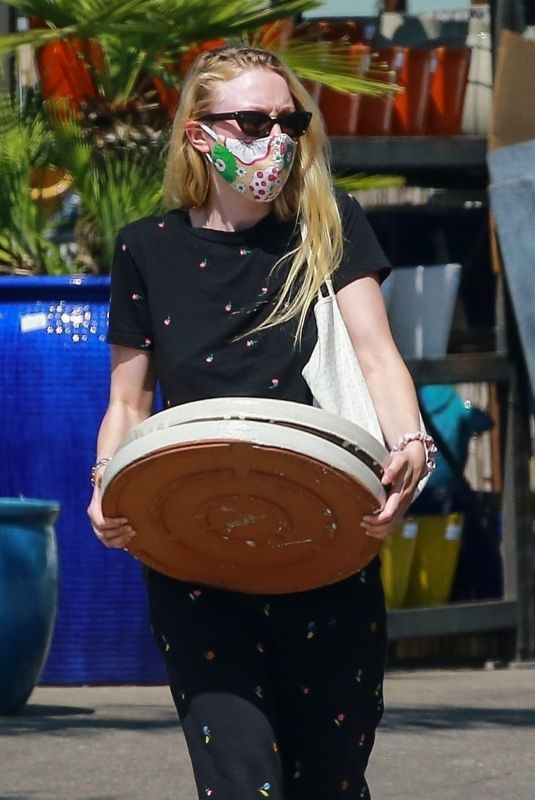 DAKOTA FANNING Shopping at a Plant Nursery in Los Angeles 06/04/2020