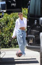 HAILEY and Justin BIEBER Playing Basketball in Beverly Hills 06/14/2020