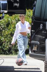 HAILEY and Justin BIEBER Playing Basketball in Beverly Hills 06/14/2020