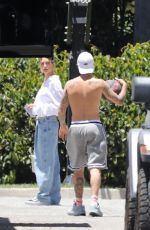 HAILEY and Justin BIEBER Playing Basketball in Beverly Hills 06/14/2020