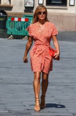 hAMANDA HOLDEN Arrives at Gobal Radio in London 06/26/2020