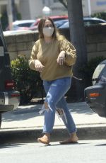 HAYLIE DUFF Shopping at Little Moon in Studio City 06/26/2020