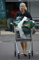 HOLLY WILLOGHBY Out Shopping at Marks & Spencer in London 06/19/2020