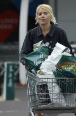 HOLLY WILLOGHBY Shopping at Marks & Spencer in London 06/19/2020