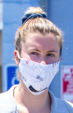 IRELAND BALDWIN Taking Leftovers To Go in Los Angeles 06/26/2020