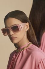 IRINA SHAYK for Burberry Pre-fall 2020