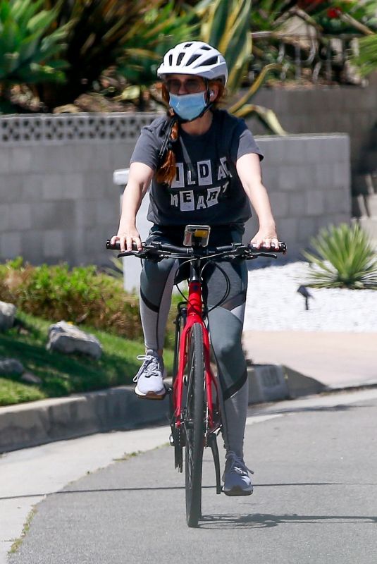 ISLA FISHER Riding Ber Bike Out in Los Angeles 06/07/2020