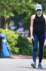 JENNIFER GARNER Wearing a Mask Out in Los Angeles 06/23/2020