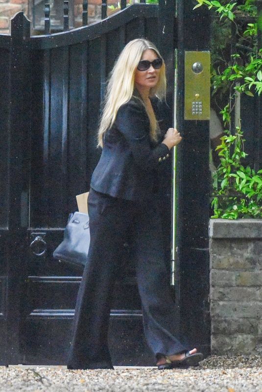 KATE MOSS Leaves Her Home in London 06/17/2020