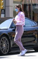 KATHARINE MCPHEE Picking Up Takeout in Beverly Hills 06/21/2020