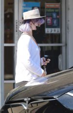 KELLY OSBOURNE at Healthy Spot Pet Supply Store in Los Angeles 06/10/2020