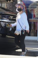 KELLY OSBOURNE at Healthy Spot Pet Supply Store in Los Angeles 06/10/2020