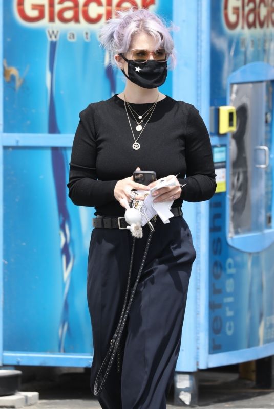 KELLY OSBOURNE Shopping at CVS in Studio City 06/25/2020