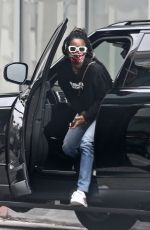 KELLY ROWLAND Arrives at a Doctor