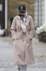 KYLIE MINOGUE Out and About in Chelsea 06/08/2020