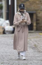KYLIE MINOGUE Out and About in Chelsea 06/08/2020