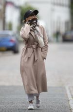 KYLIE MINOGUE Out and About in Chelsea 06/08/2020