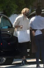 LAURA DERN Getting Food Out in Brentwood 05/30/2020